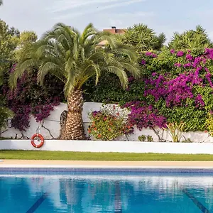 camping-sitges.catalonia-hotels.com/